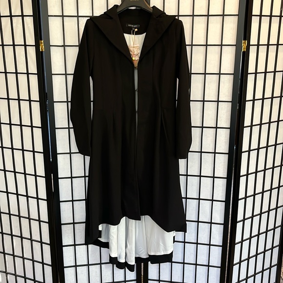 CITY IN LEFT NWT size medium lined high low light weight coat jacket goth black - Picture 1 of 7